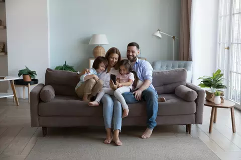 familia_comprando_en_línea